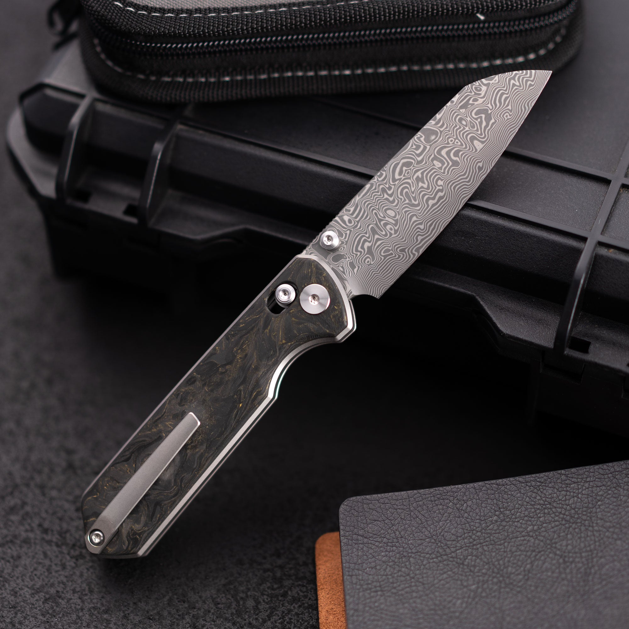 Imperial Penguin M060(3.35''+Damascus+Carbon fibre)-Axis lock-thumb stud