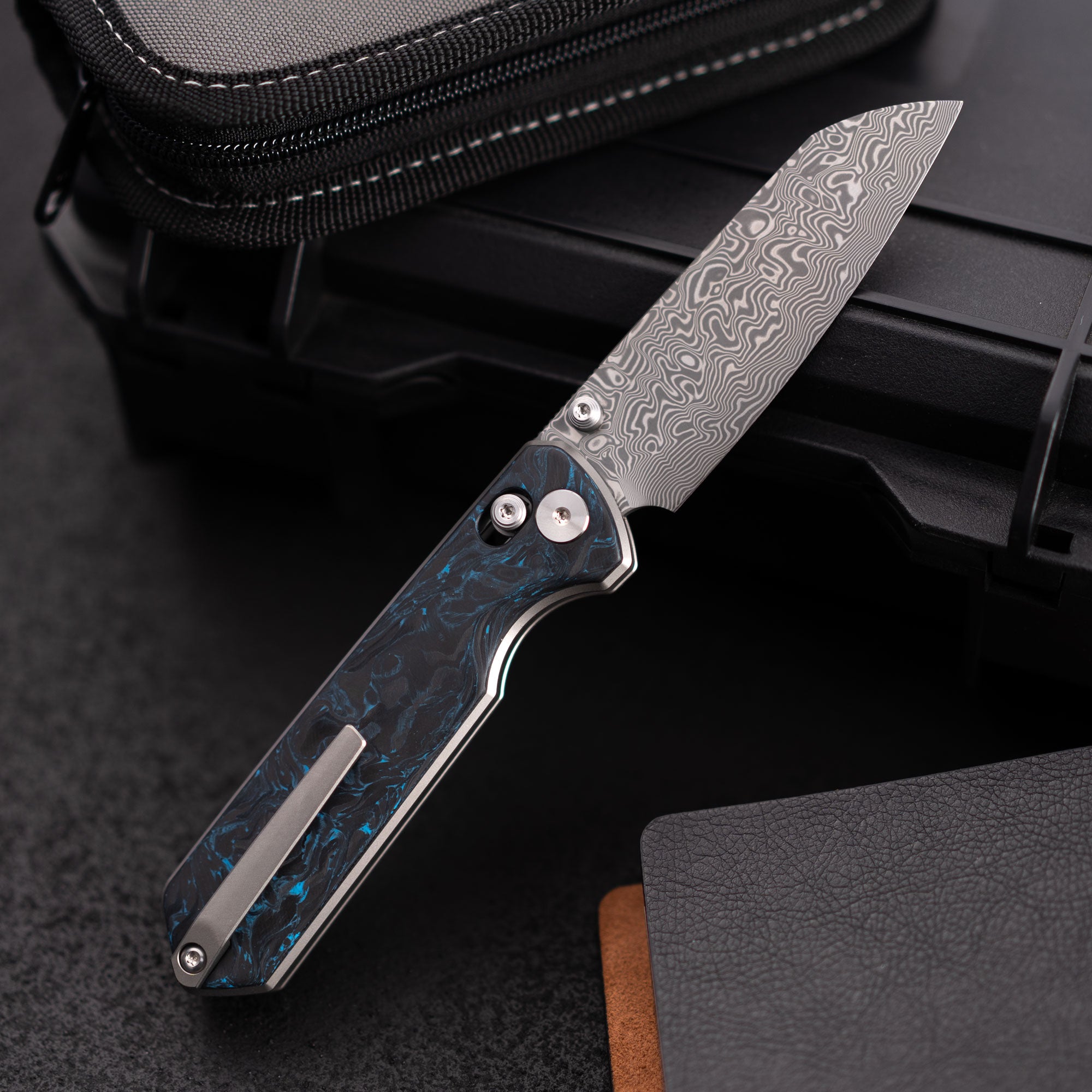 Imperial Penguin M060(3.35''+Damascus+Carbon fibre)-Axis lock-thumb stud