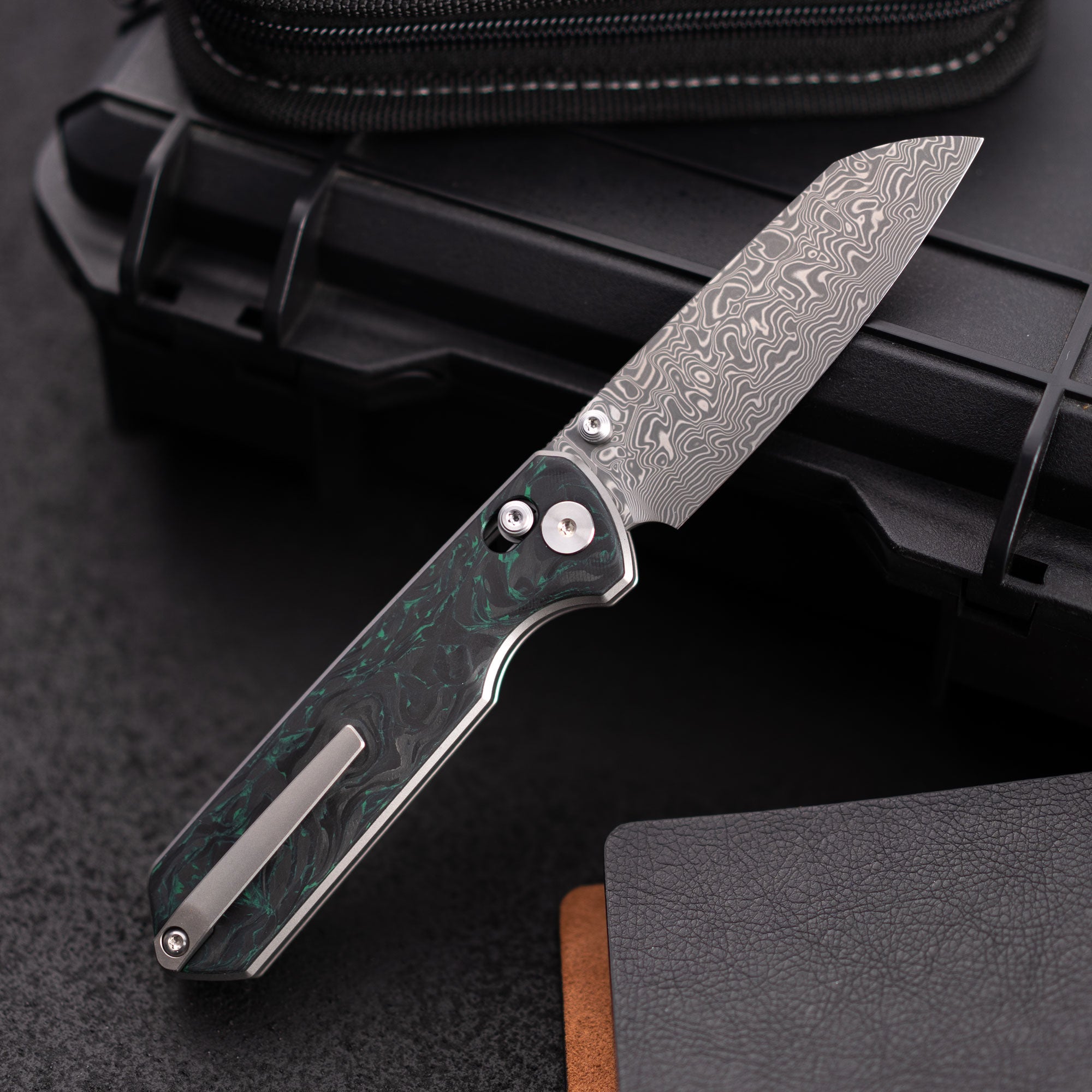 Imperial Penguin M060(3.35''+Damascus+Carbon fibre)-Axis lock-thumb stud