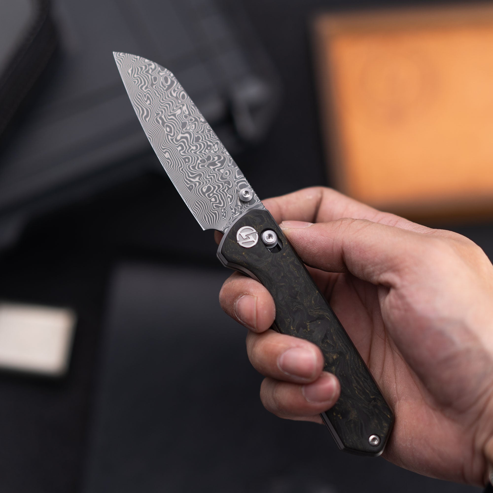 Imperial Penguin M060(3.35''+Damascus+Carbon fibre)-Axis lock-thumb stud