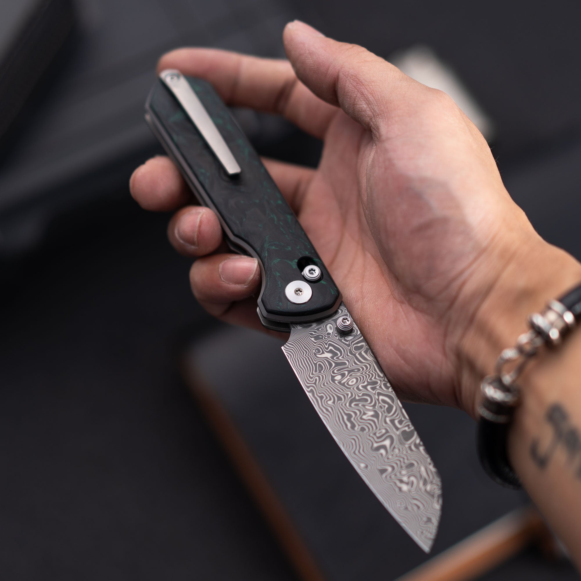 Imperial Penguin M060(3.35''+Damascus+Carbon fibre)-Axis lock-thumb stud