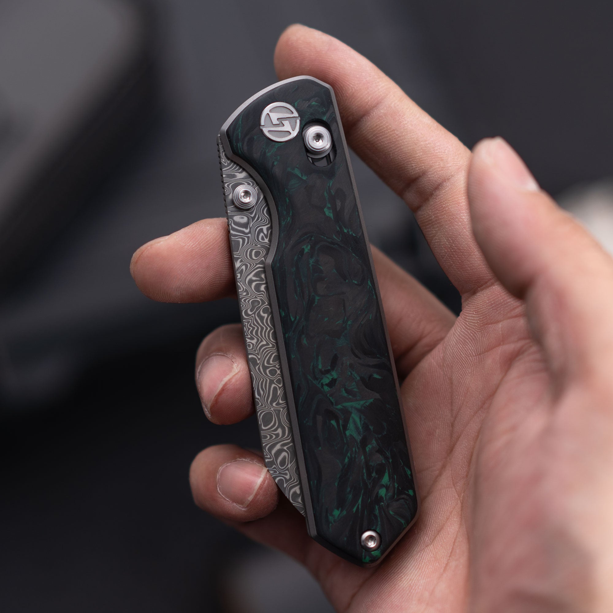 Imperial Penguin M060(3.35''+Damascus+Carbon fibre)-Axis lock-thumb stud