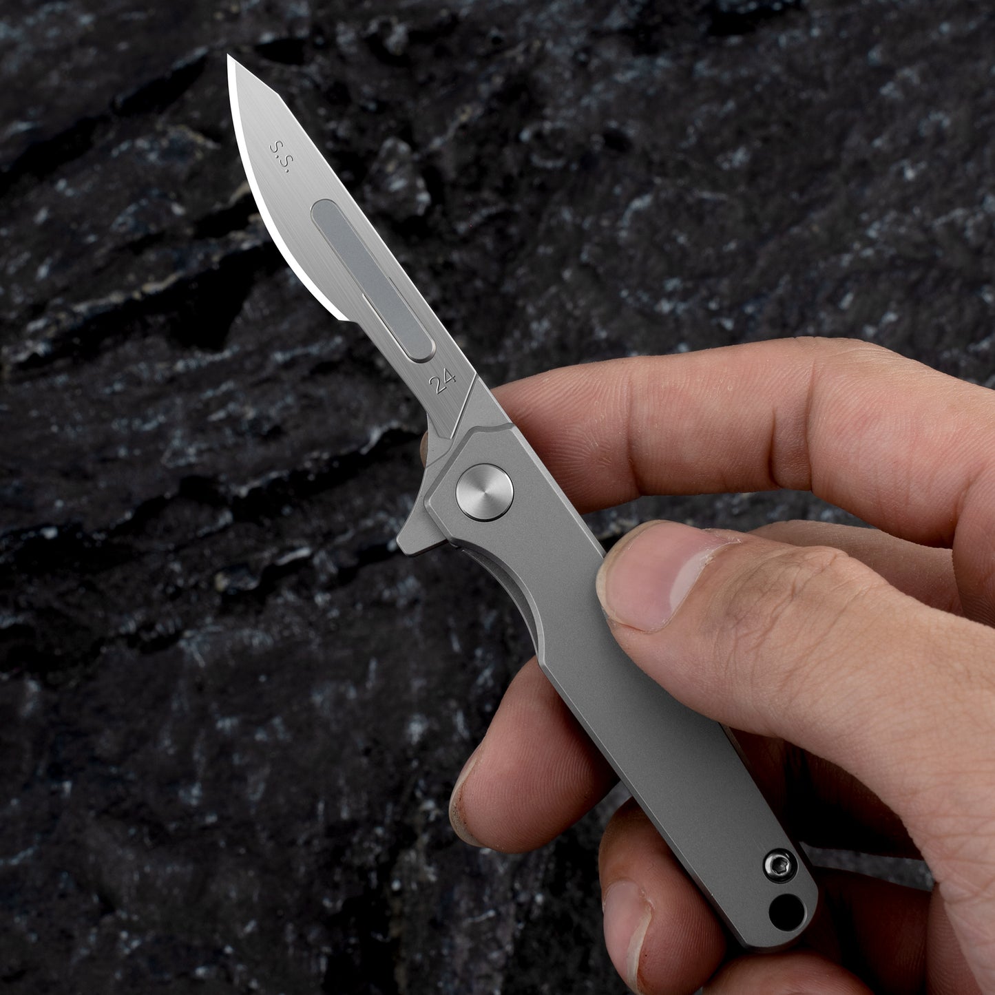 T010 Folding scalpel knife
