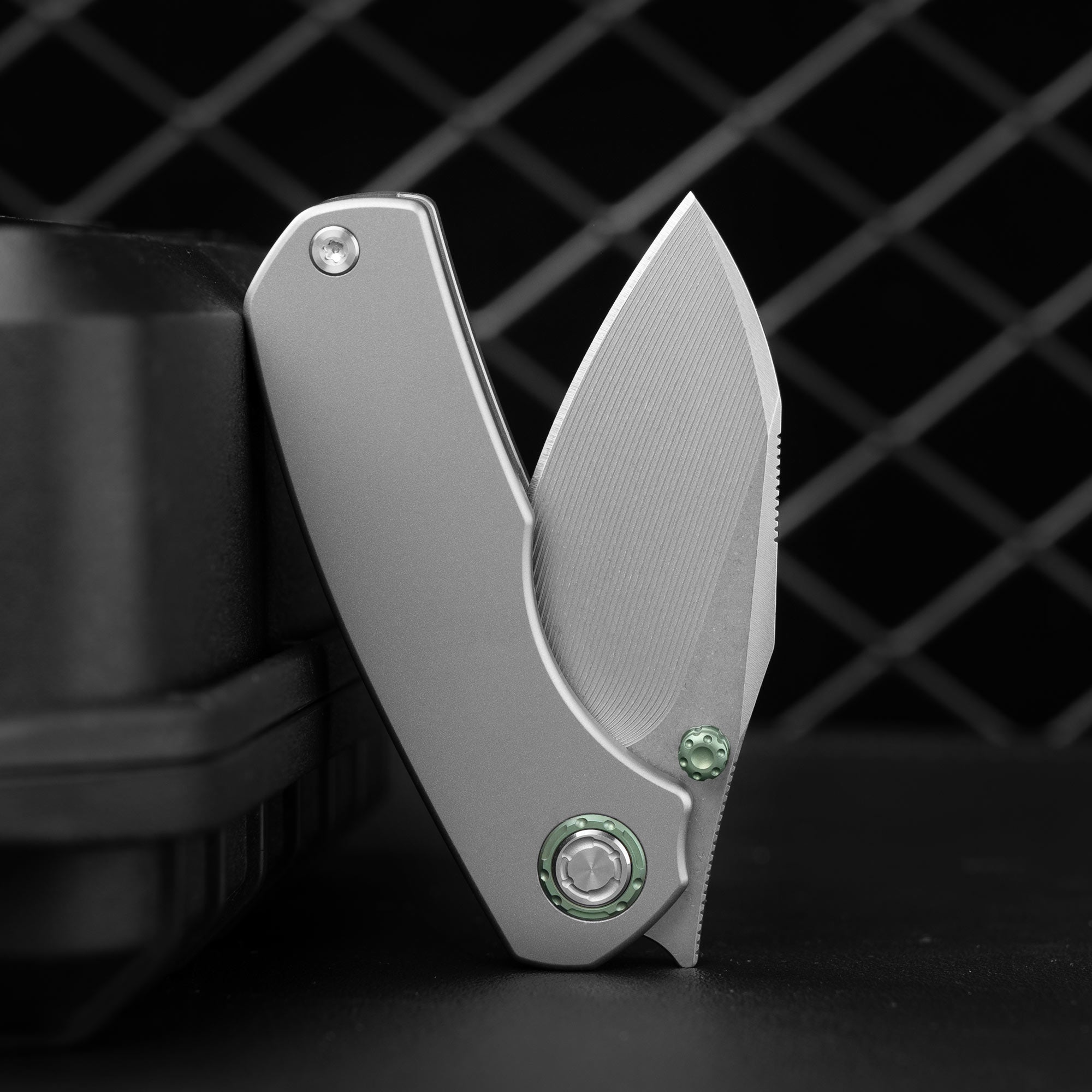 Mini Ti-Mastiff T074（ 2.36'' + Bohler M390 + Step milled+Titanium ）Folding Knife