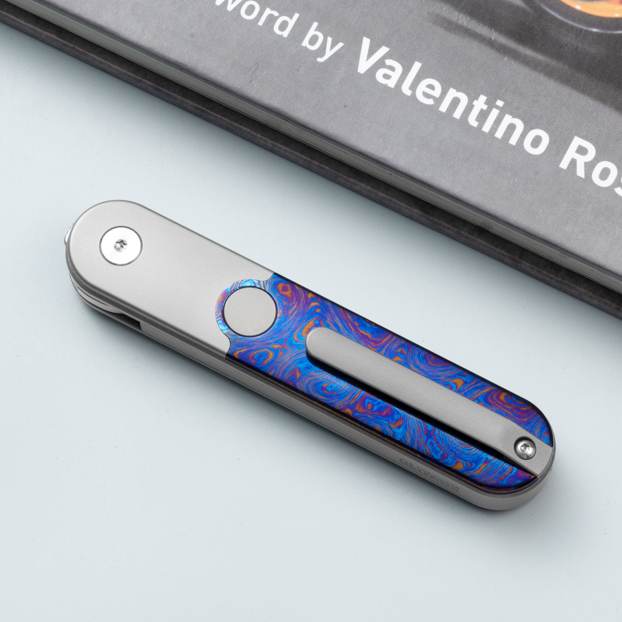 Rocket XL T081 (3.07''+M390+Timascus)- Horizontal Hand Satin