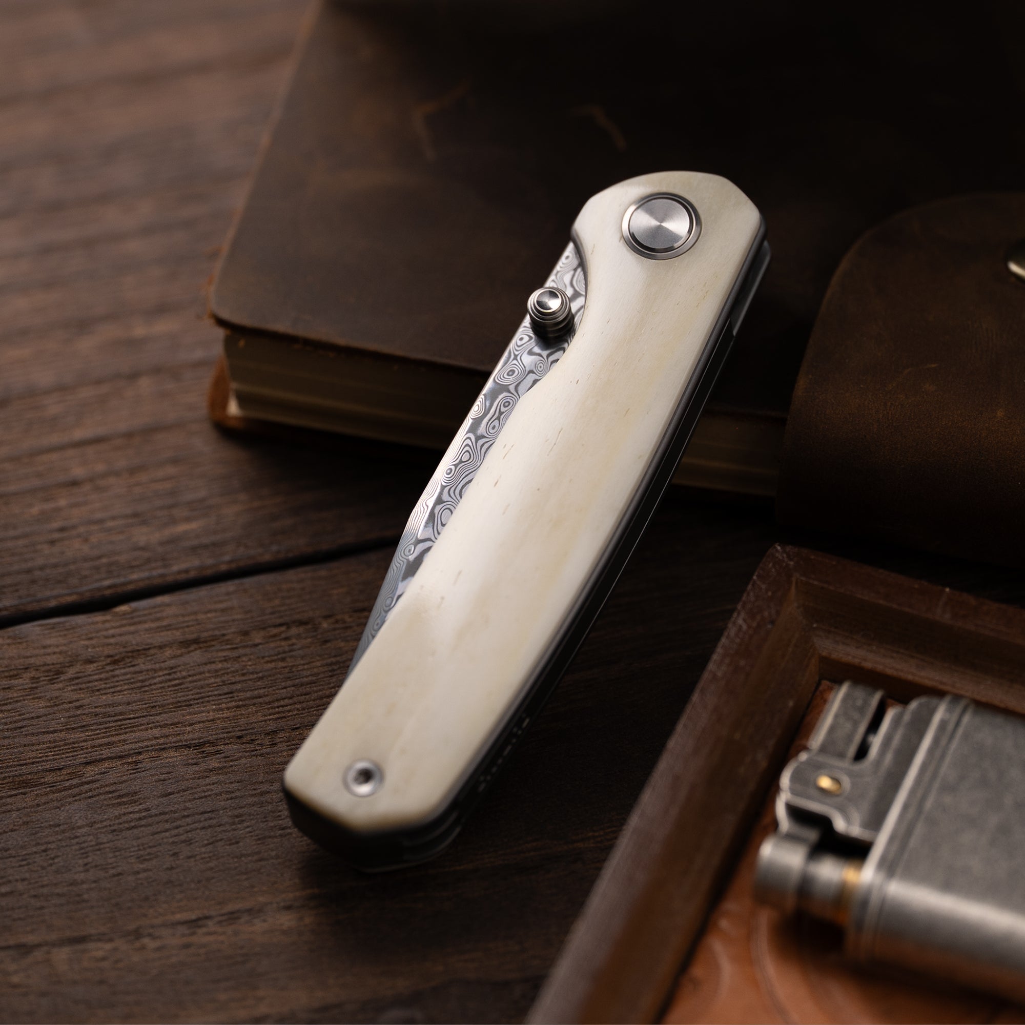 M070-DS Folding Knife(3.07''+Damascus+Cow bone)-Liner Lock-thumb stud-OLITANS