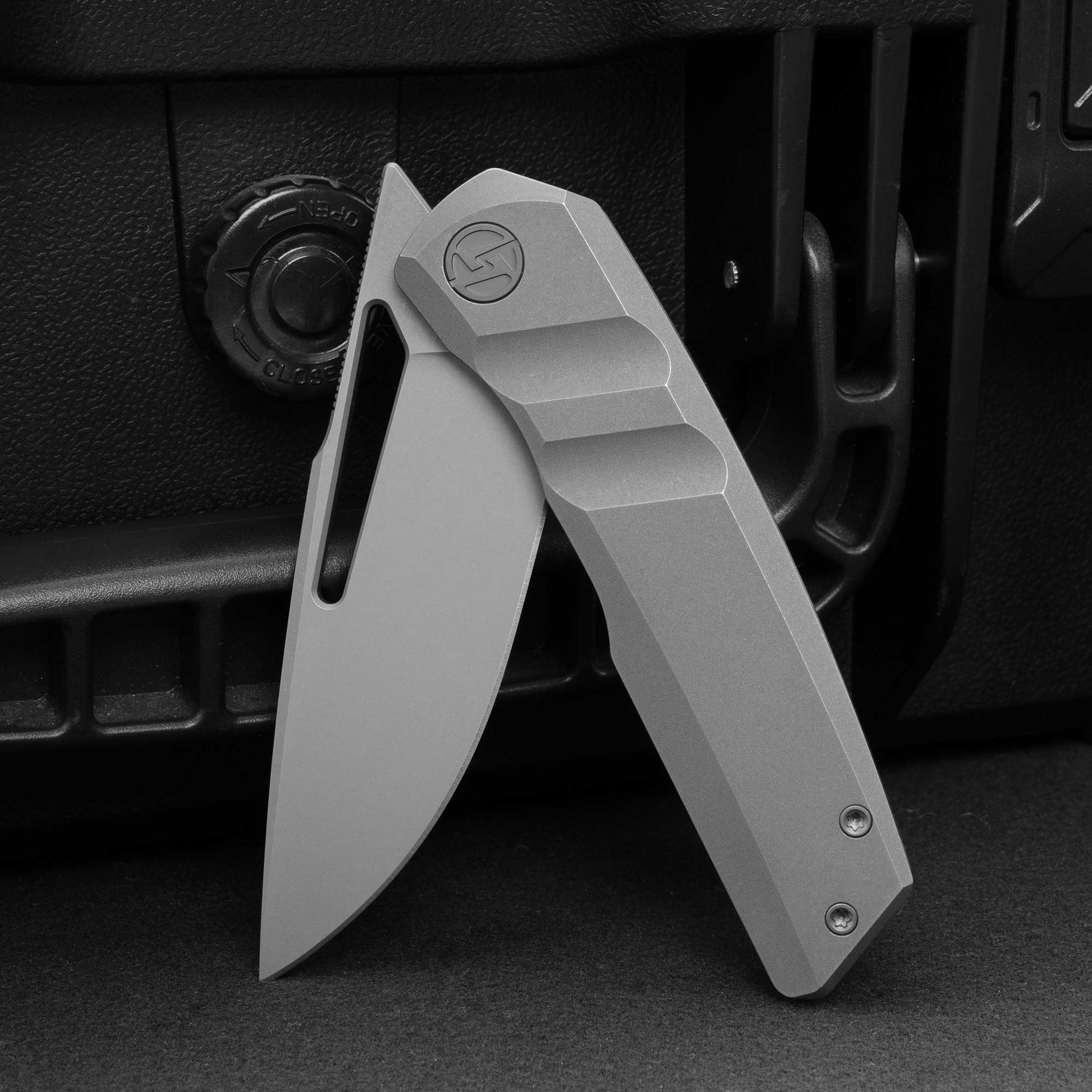 Sworf T077（3.4"+Bohler M390 +Titanium）Liner Lock