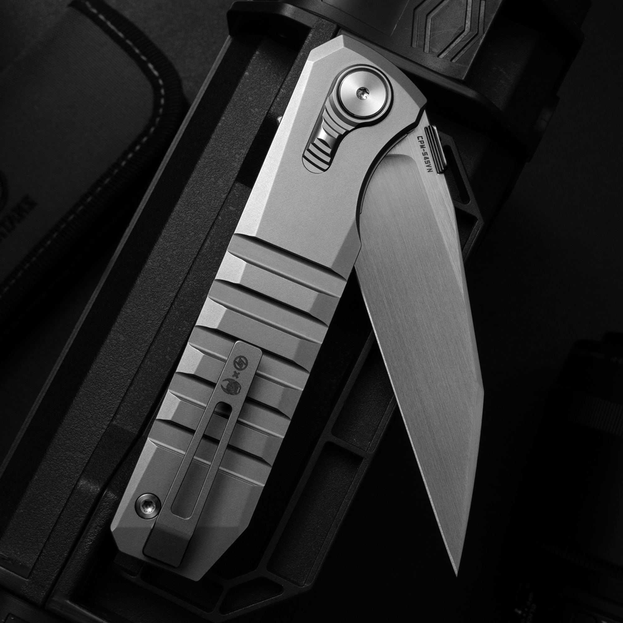 Hoopoe T082（3.42"+S45VN + Silver Titanium）- Horizontal Hand Satin