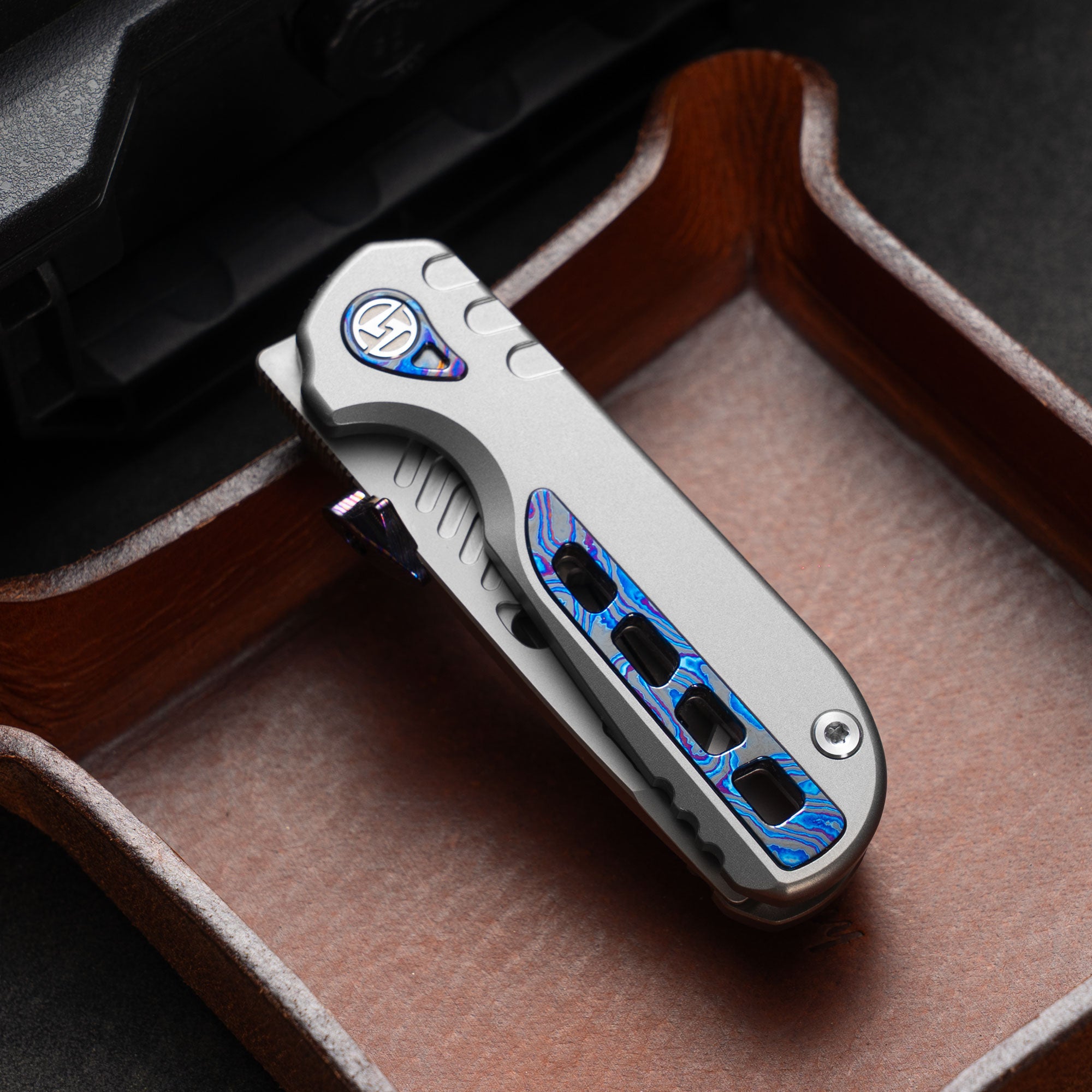 Serrated Shark™ Folding EDC Pry Bar