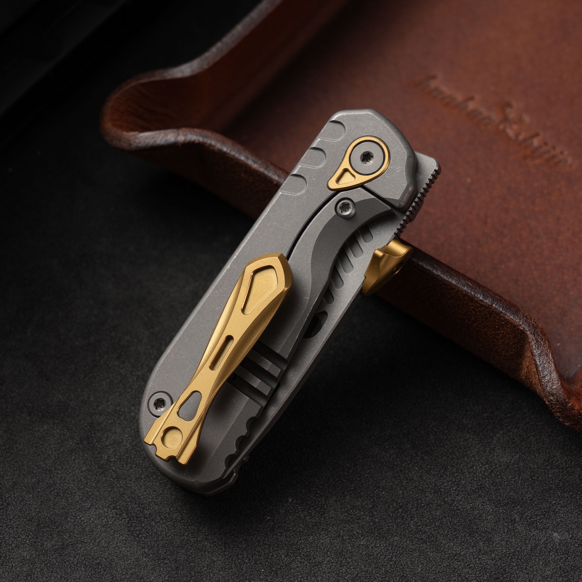 Serrated Shark™ Folding EDC Pry Bar