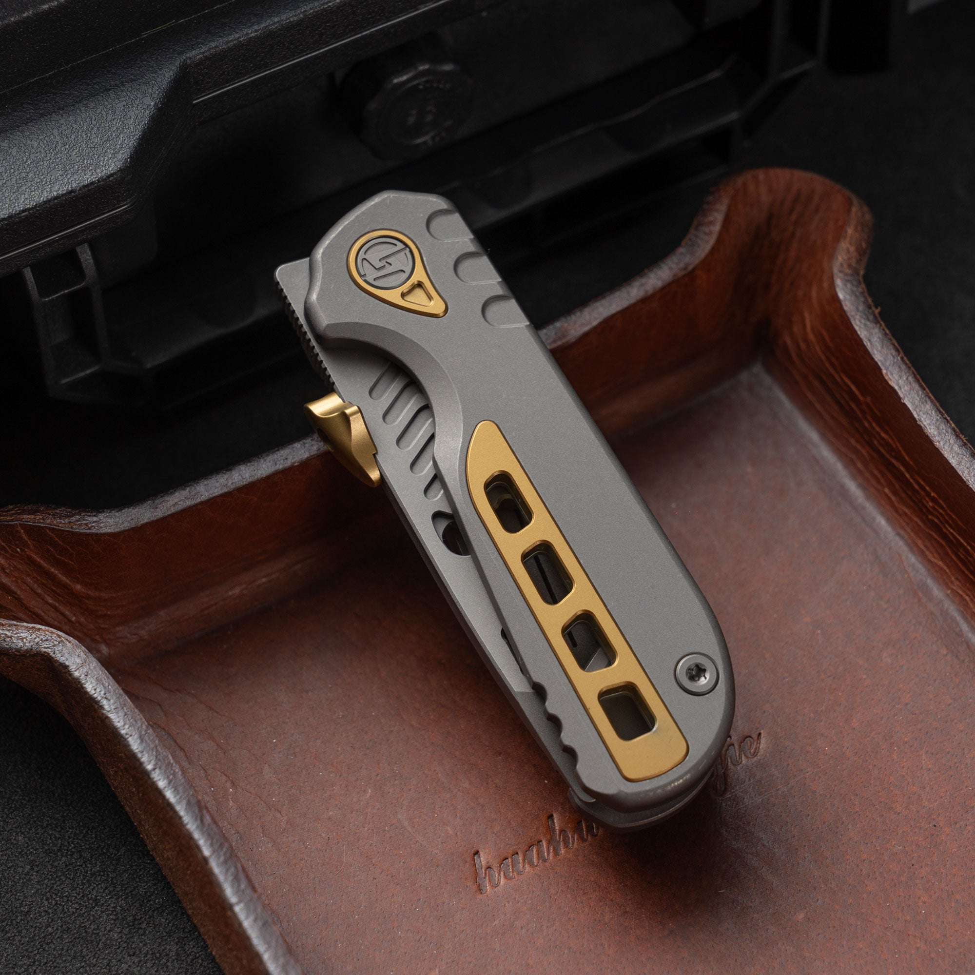 Serrated Shark™ Folding EDC Pry Bar