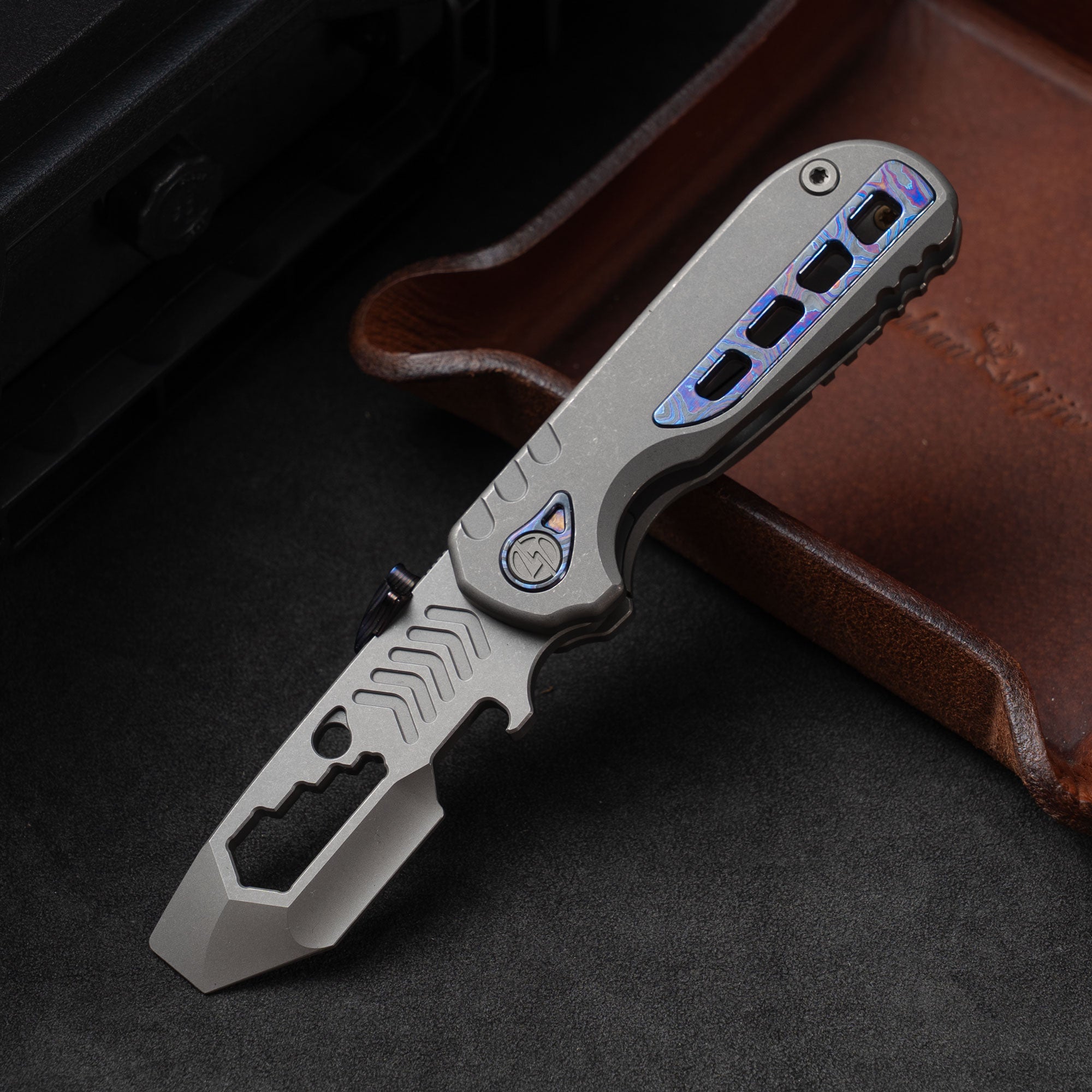 Serrated Shark™ Folding EDC Pry Bar