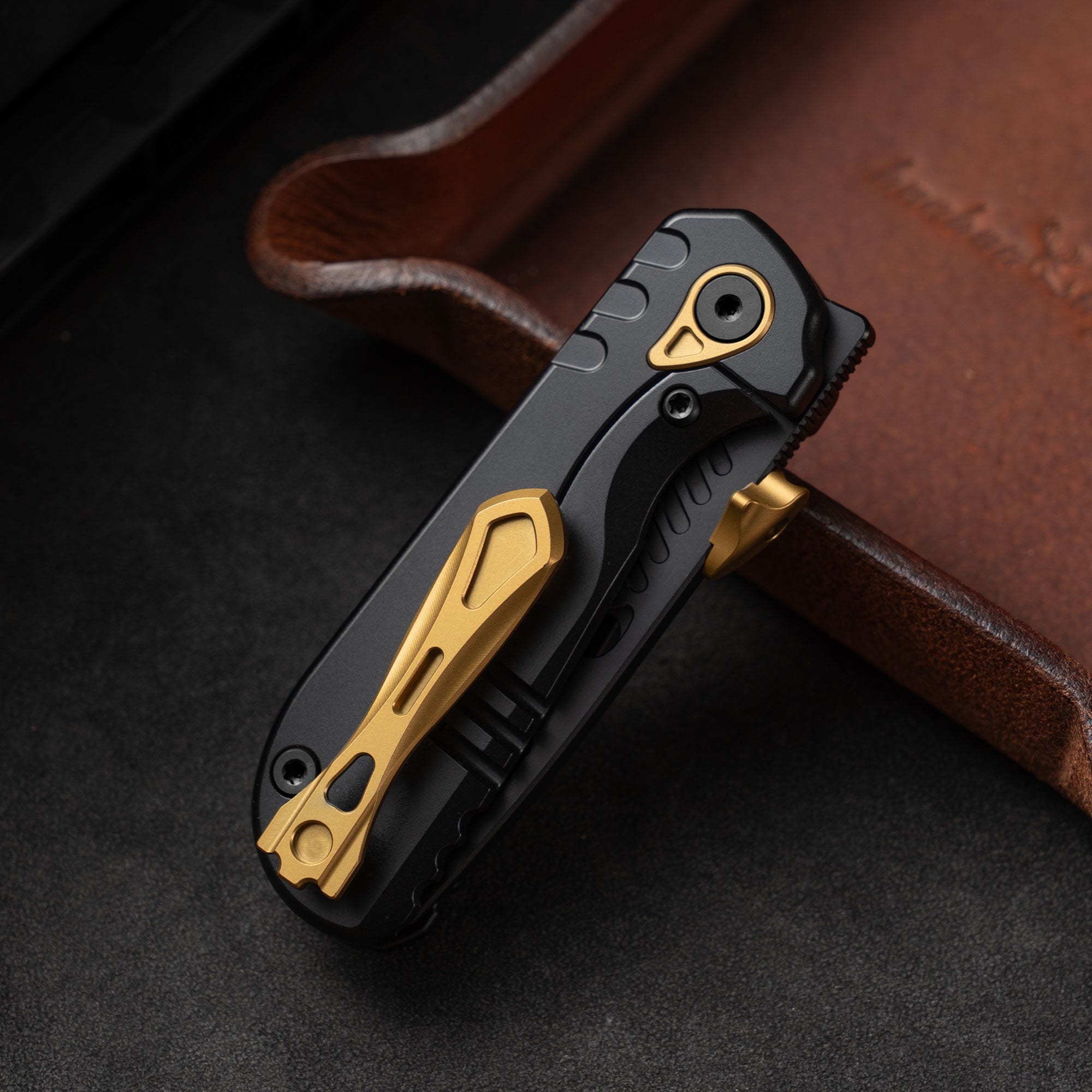 Serrated Shark™ Folding EDC Pry Bar