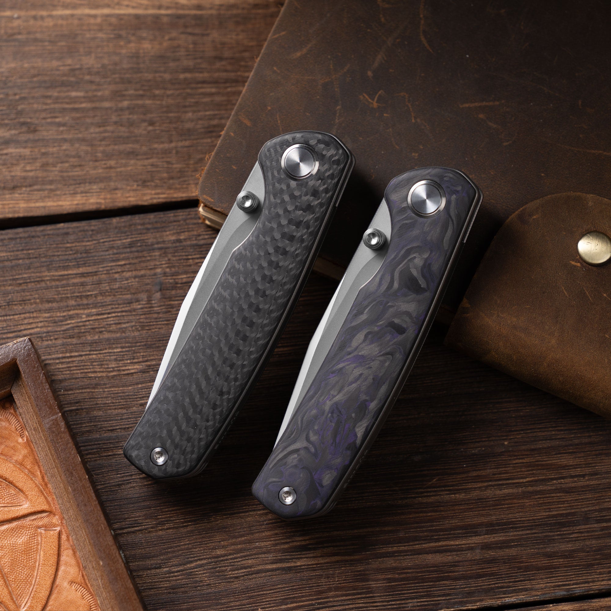Gecko M070 (3.07''+SLD Magic+Carbon fibre)-Liner Lock-thumb stud