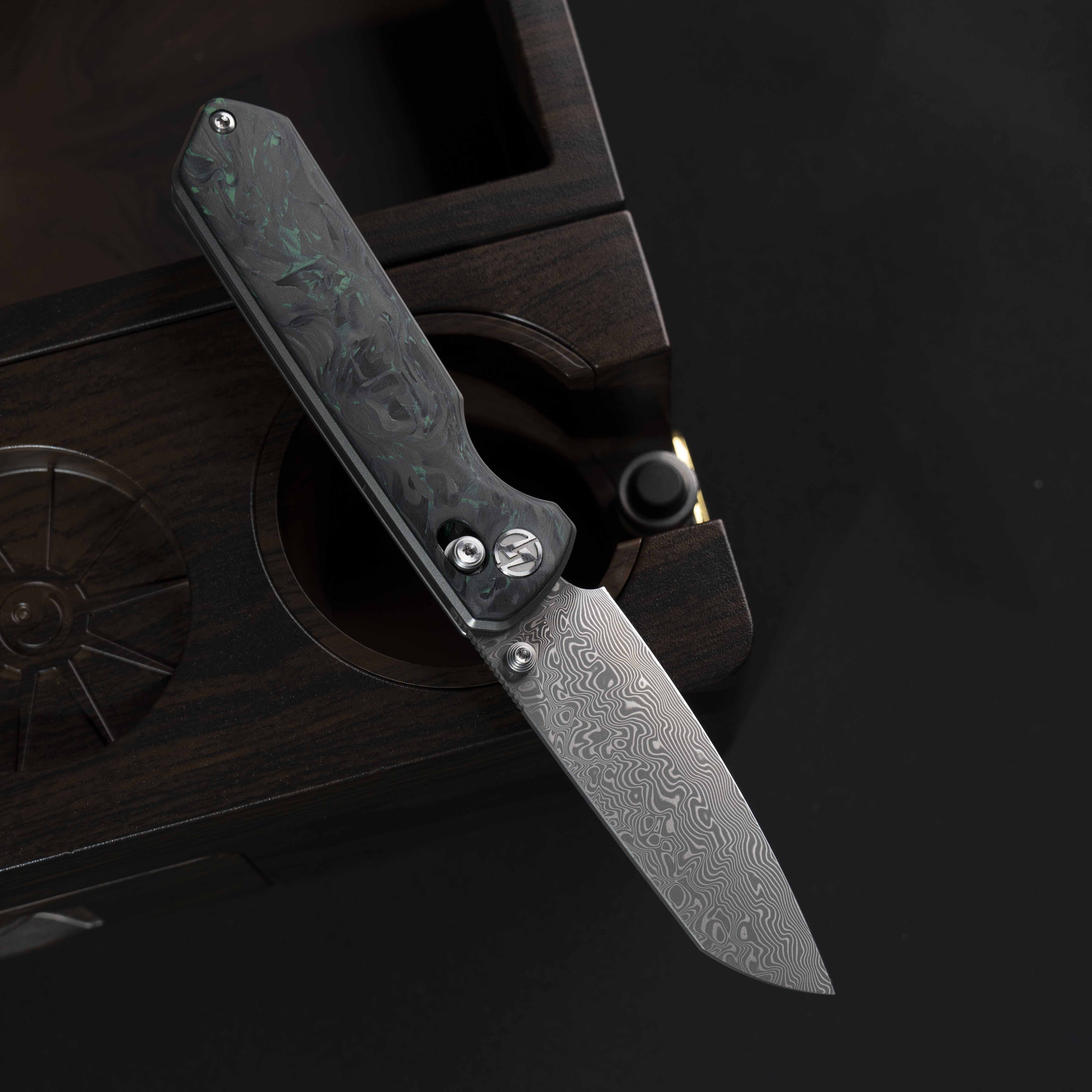 Imperial Penguin M060(3.35''+Damascus+Cow bone)-Axis lock-thumb stud