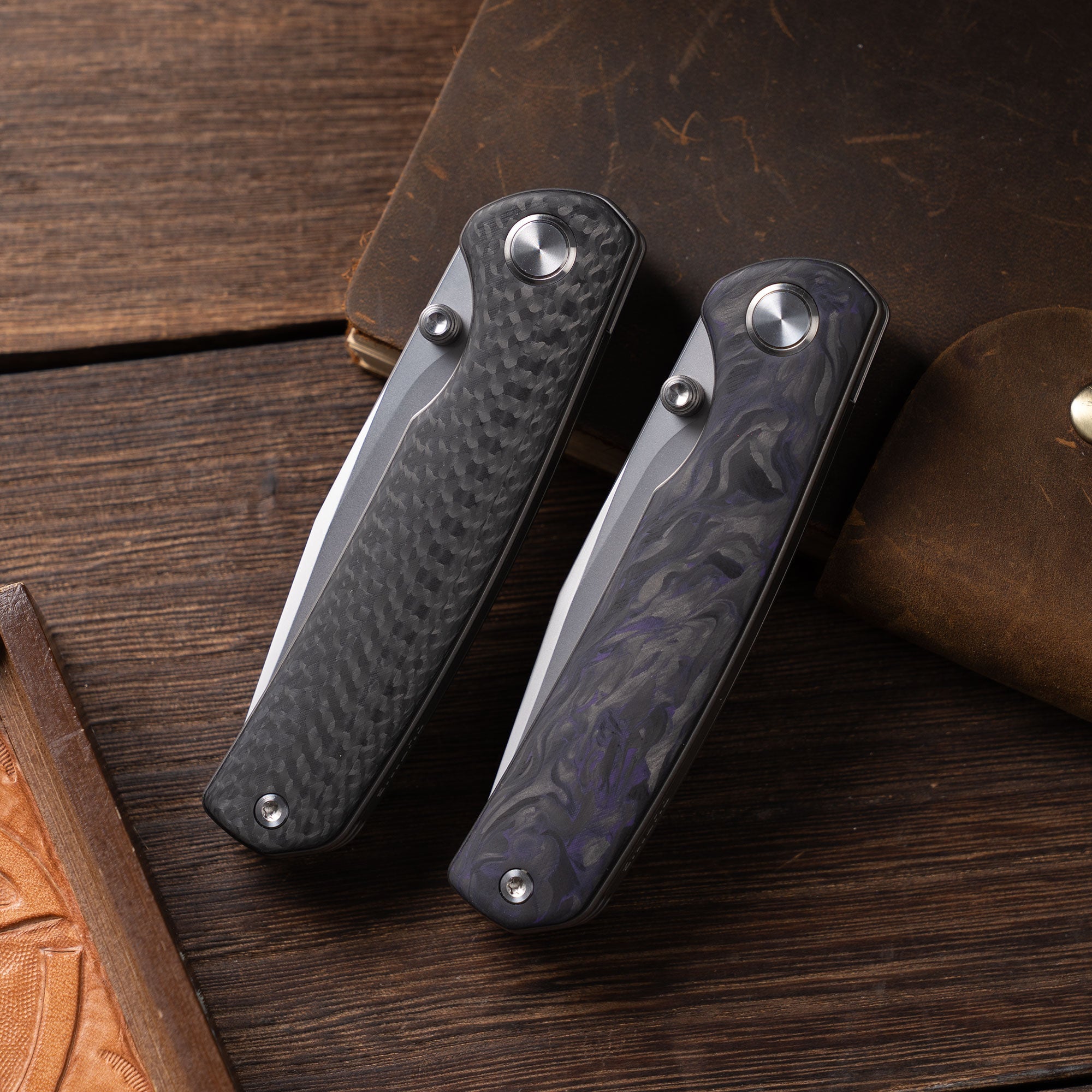 Gecko M070 (3.07''+SLD Magic+Carbon fibre)-Liner Lock-thumb stud