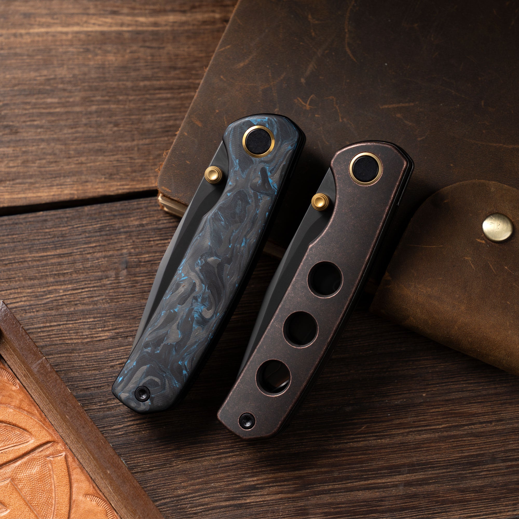 Gecko M070 (3.07"+SLD Magic+DLC+Carbon fibre)-Liner Lock-thumb stud