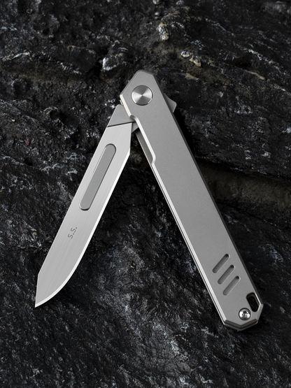 T029 Folding scalpel knife